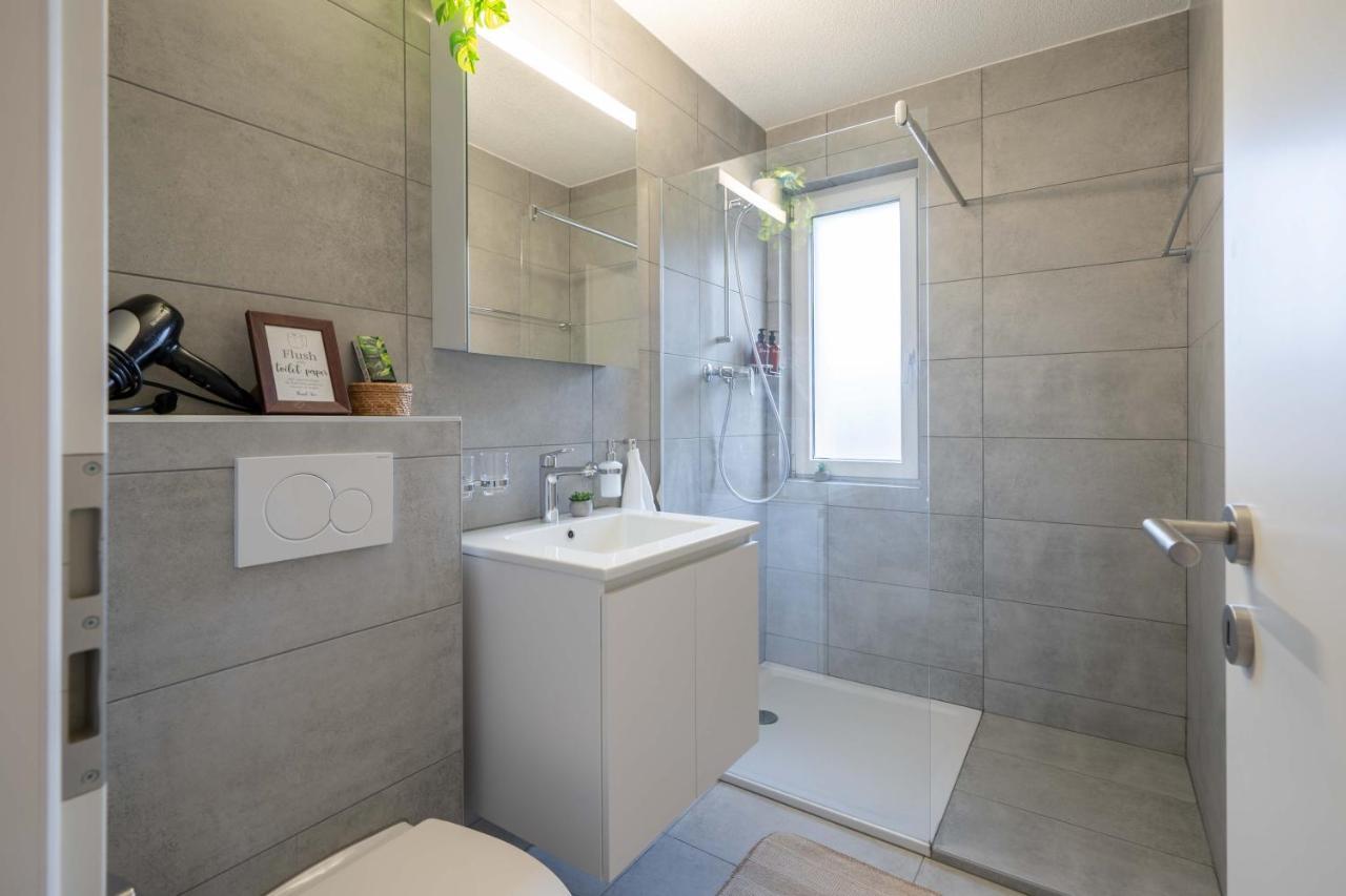 Moderne Wohnung Mit Parkplatz - Top Floor Ostermundigen Exterior foto